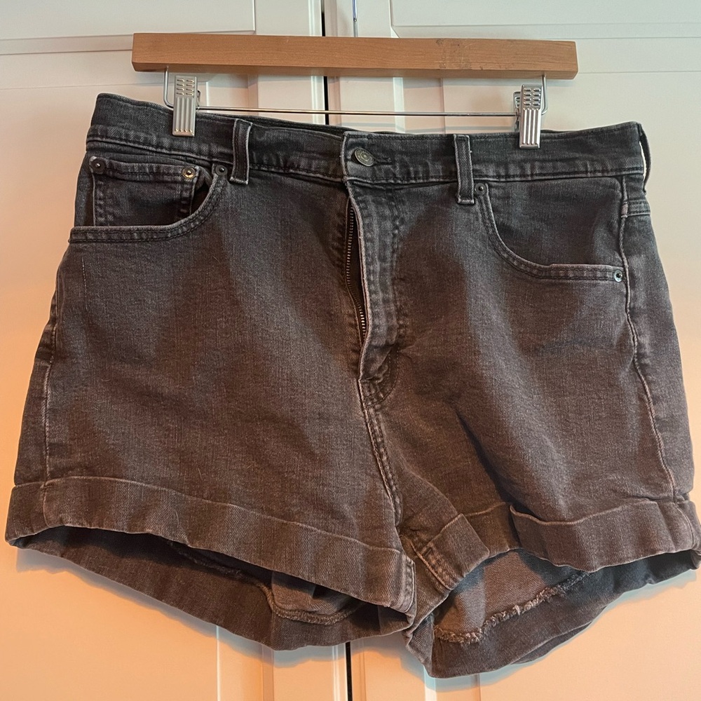 Levi’s Dark Wash Mom Shorts 32